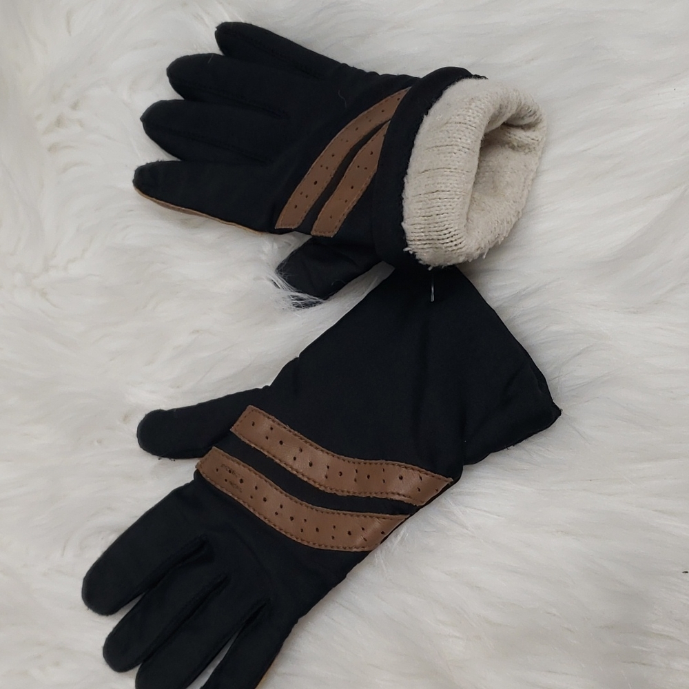 Black gloves